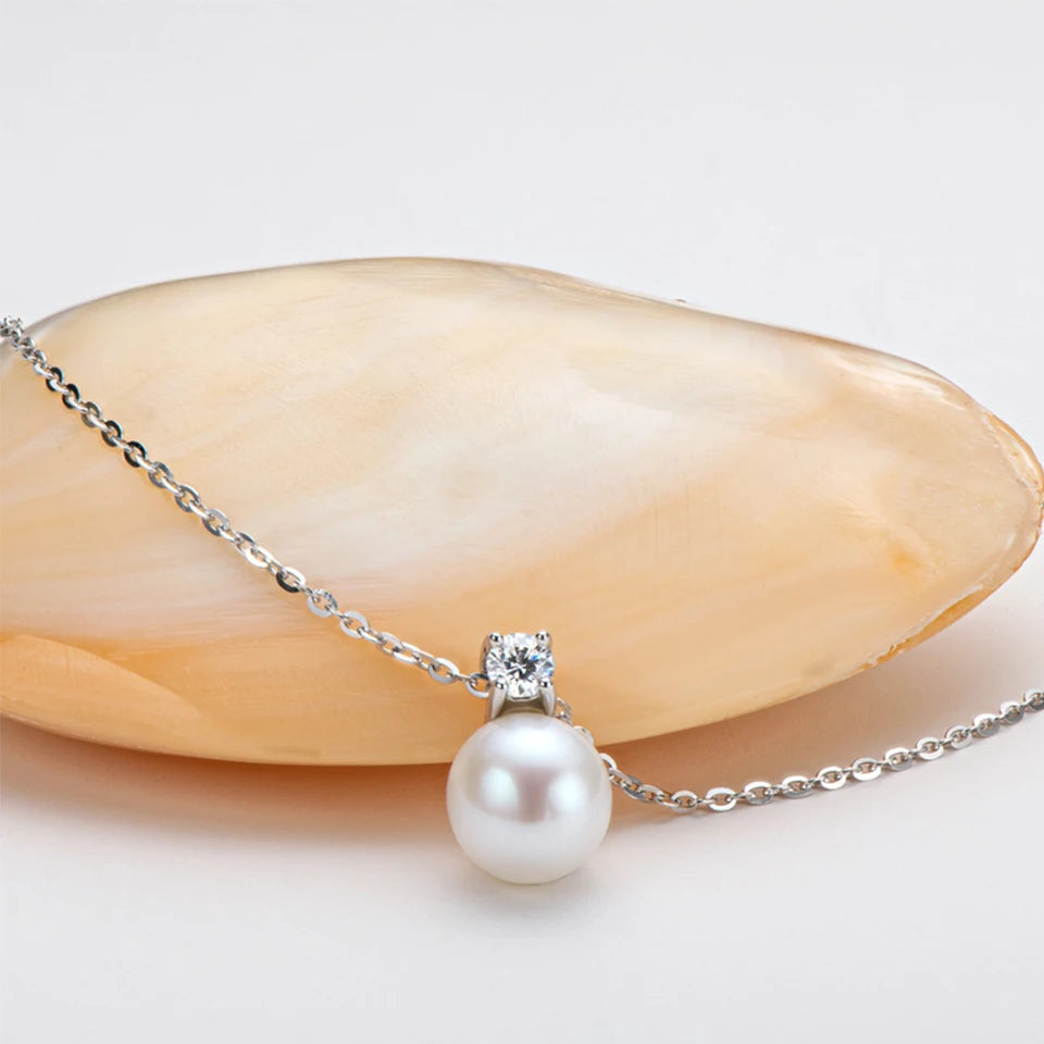 White Pearl Pendant Necklace