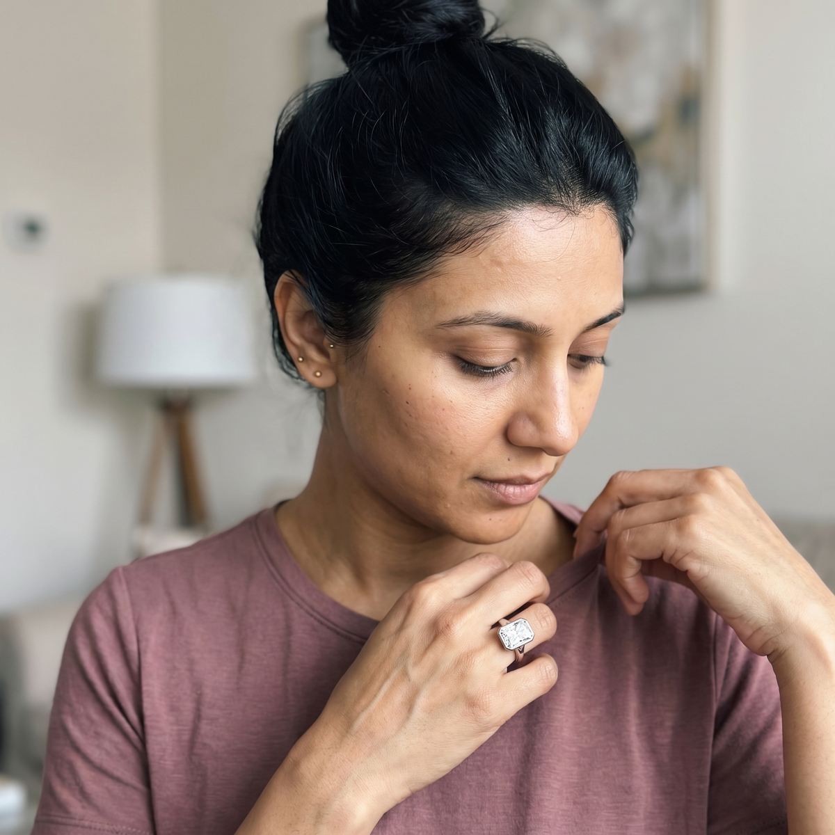 Bosco Gurin Ring worn by model
