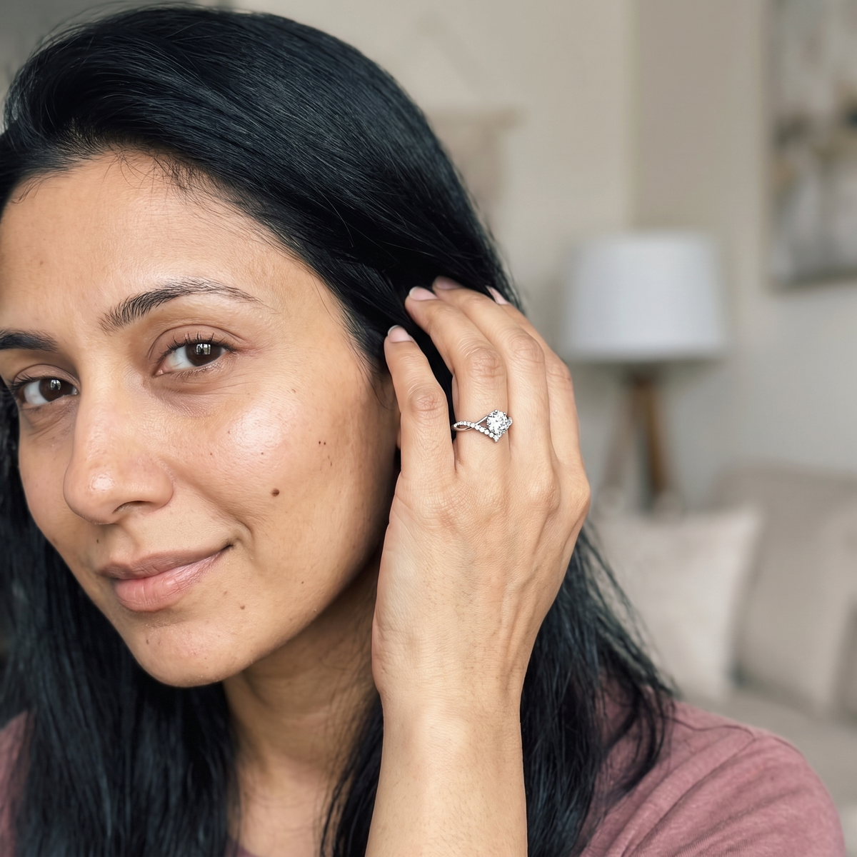Château de Chillon Ring worn by model