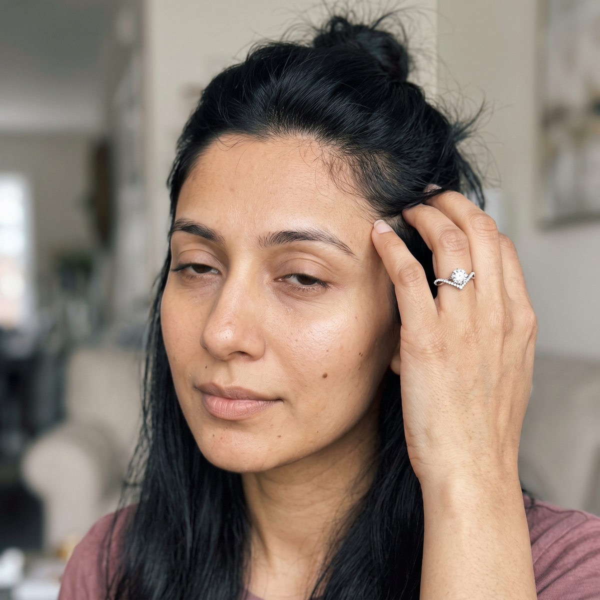 Château de Chillon Ring worn by model