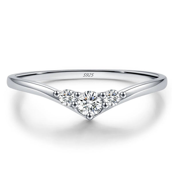 Emmetten Ring by Meri Jaan — lab-grown moissanite ring, product photo