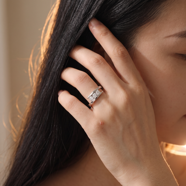 Evolène Ring by Meri Jaan — lab-grown moissanite ring, worn by model