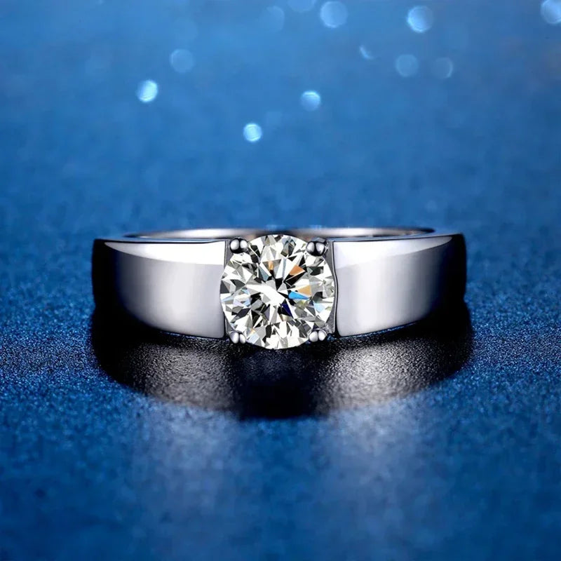 Fiesch Ring by Meri Jaan — lab-grown moissanite ring, product photo