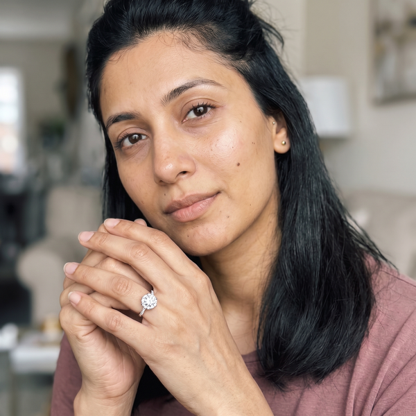 Glarus Ring worn by model