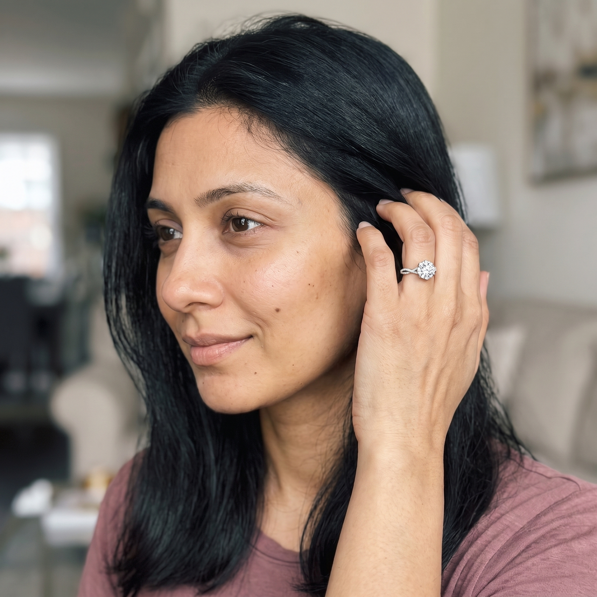 Glarus Ring worn by model