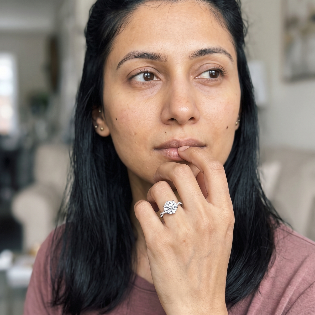 Glarus Ring worn by model