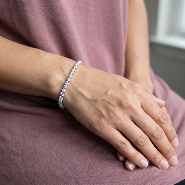 Vitznau Bracelet worn by model