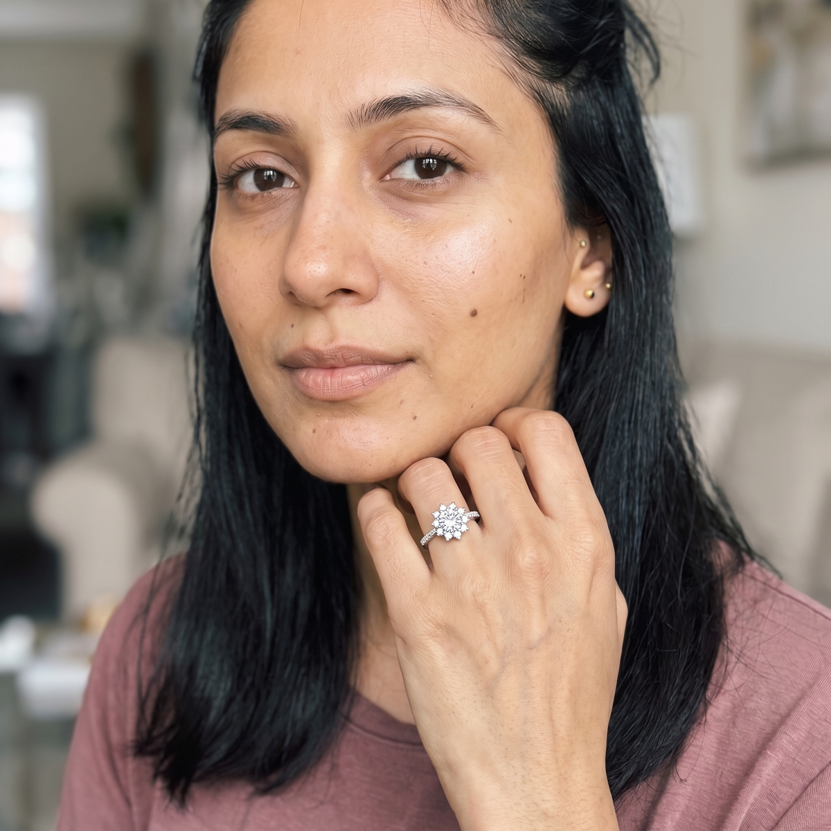 Romainmôtier Ring worn by model