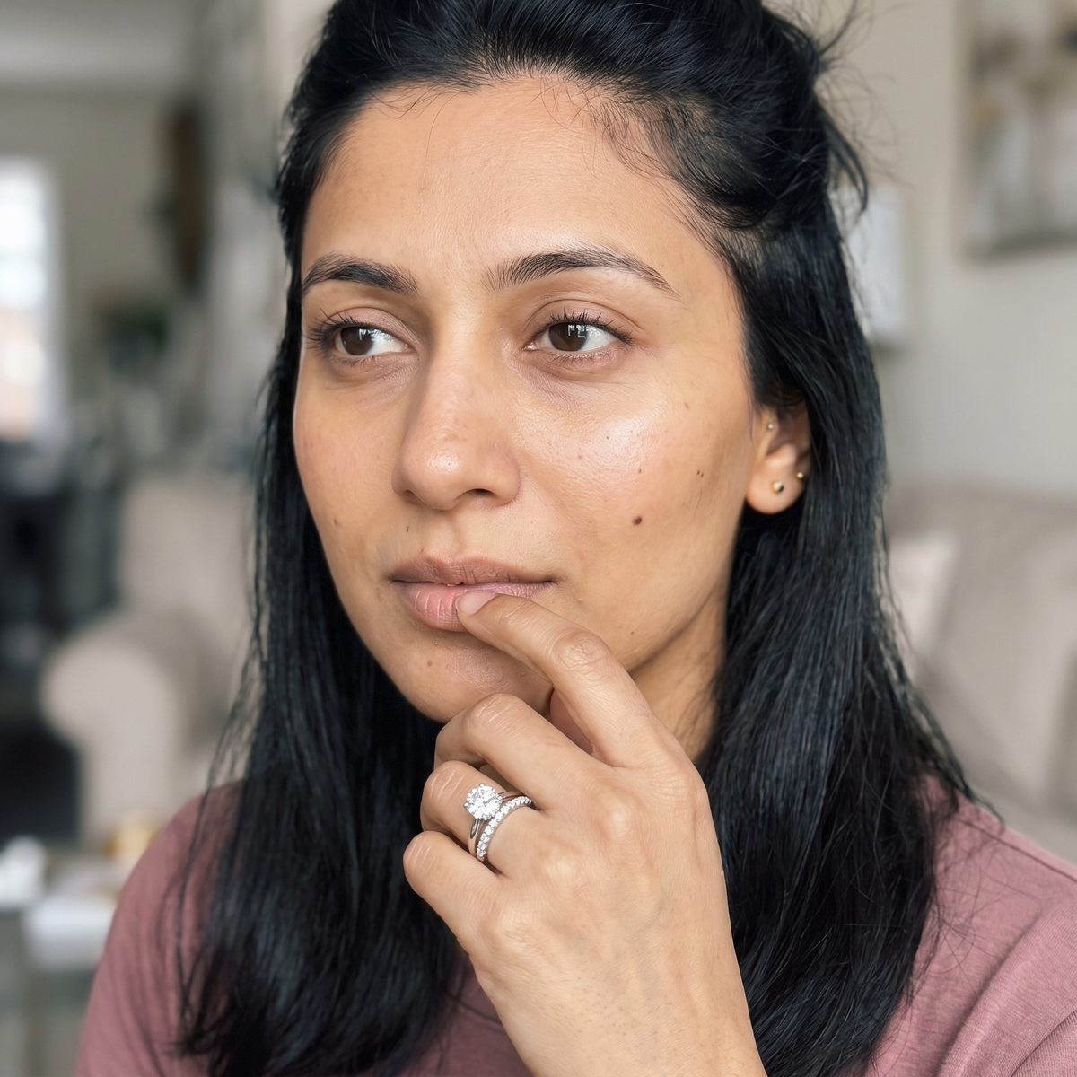 Thurgau Ring worn by model
