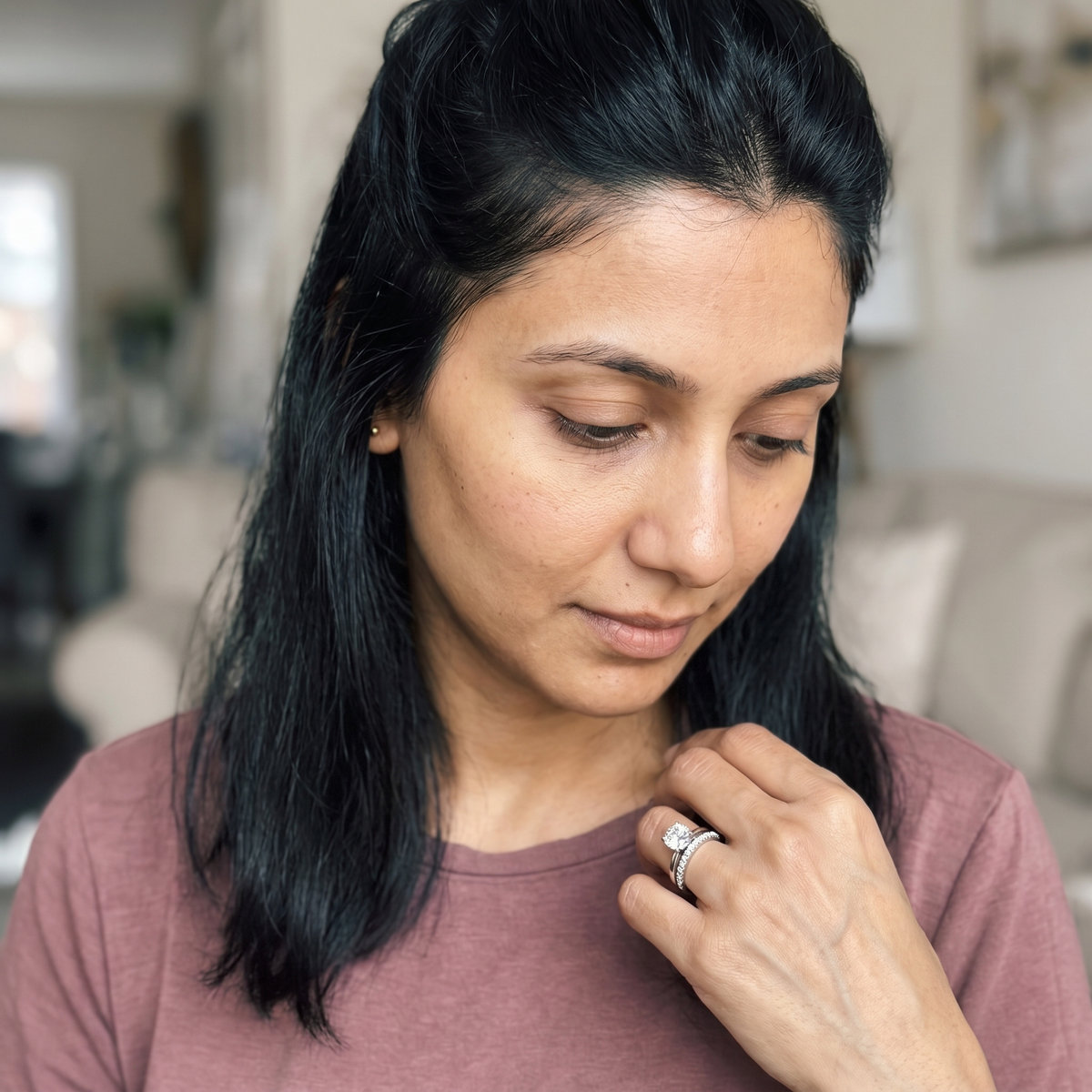 Thurgau Ring worn by model