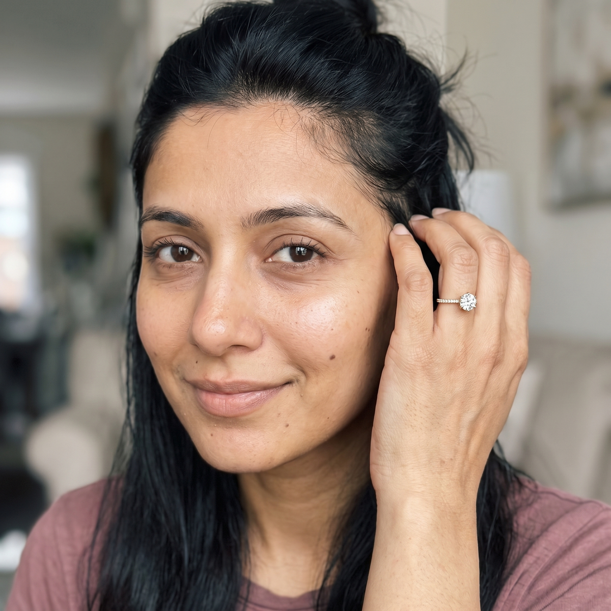 Zug Ring worn by model
